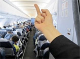 "Аэрофлот" восстановил на службе стюардессу, уволенную за фотографию с неприличным жестом