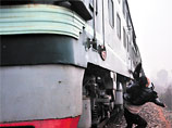 Китаянка едва не погибла в погоне за гламурными фото, попав под удар мчащегося поезда