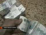 Безяева задержали в его рабочем кабинете после "оперативного эксперимента" - получения указанной суммы от представителя компании Безяева задержали в его рабочем кабинете после "оперативного эксперимента" - получения указанной суммы от представителя компании