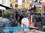 В Петербурге силовики устроили облаву на предполагаемых участников радикальной религиозной группы, блокировав их в молельном доме в Апраксином дворе
