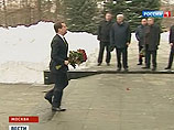 Проститься с покойным пришли премьер Дмитрий Медведев