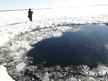 Водолазы МЧС завершили обследование акватории и никаких следов метеорита не обнаружили Водолазы МЧС завершили обследование акватории и никаких следов метеорита не обнаружили