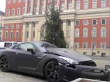 Суперкар в центре Москвы въехал в ограждение памятника Юрию Долгорукому, сбив двоих Суперкар в центре Москвы въехал в ограждение памятника Юрию Долгорукому, сбив двоих