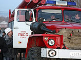 По сообщению Уральского регионального центра МЧС, с рельсов сошли 15 вагонов, кислота разлилась на площади в 1 кв. км 
