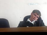 Бывший судья Благовещенского суда Евгений Махно, известный по видеоролику, в котором заснято, как он, наклонив голову, дремал во время судебного заседания, устроился на работу в группу компаний "Петропавловск"