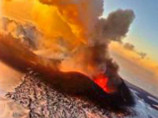 Вулканологи потеряли рюкзак в лаве Плоского Толбачика при заборе проб газа