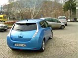 Саакашвили пересел с бронированных авто на голубой электромобиль и тут же нарушил правила