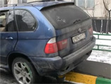 В Москве нарушитель бросил BMW с простреленными колесами и убежал от полицейских
