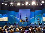 Янукович отметил, что "наряду с жесткими антикризисными мерами" Украине удалось наконец начать модернизацию, которую та "ждала почти 20 лет"
