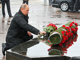 Путин в Пскове почтил память десантников, убитых в Чечне. В ВДВ утверждают, что трагедии можно было избежать Путин в Пскове почтил память десантников, убитых в Чечне. В ВДВ утверждают, что трагедии можно было избежать