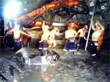 Австралийских шахтеров уволили после исполнения "Гарлем-шейка" на работе (ВИДЕО)