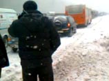 На трассе Пермь-Краснокамск 39 ДТП, побиты более 100 машин, 1 человек погиб (ВИДЕО)