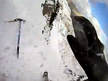 Альпинист сорвался с горы и снял на ВИДЕО свое стремительное 30-секундное падение Альпинист сорвался с горы и снял на ВИДЕО свое стремительное 30-секундное падение
