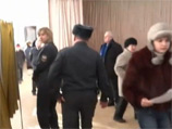 Тульские выборы по новой схеме обернулись задержанием наблюдателей и "бесконтрольным подсчетом голосов" (ВИДЕО) Тульские выборы по новой схеме обернулись задержанием наблюдателей и "бесконтрольным подсчетом голосов" (ВИДЕО)