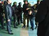 "Он уедет надолго, но уже без нее". Астраханский "пицца-террорист" захватил заложников из-за девушки "Он уедет надолго, но уже без нее". Астраханский "пицца-террорист" захватил заложников из-за девушки
