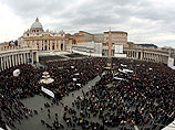 Послушать и воочию увидеть новоизбранного понтифика на площадь Святого Петра пришли до 150 тысяч человек