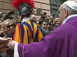 Первая проповедь Папы Франциска: Папа вышел в народ и пожелал "вкусного обеда"