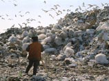 На Урале хозяева свалки обратили в рабство до 200 человек, заставляя перебирать отходы На Урале хозяева свалки обратили в рабство до 200 человек, заставляя перебирать отходы