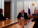 Путин представил на пост главы ЦБ кандидатуру Эльвиры Набиуллиной Путин представил на пост главы ЦБ кандидатуру Эльвиры Набиуллиной