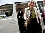 Лидера оппозиционной партии ЮАР укусила крыса на улице Кейптауна Лидера оппозиционной партии ЮАР укусила крыса на улице Кейптауна