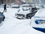 В Киеве объявлена ЧС из-за снега. В город выехали БТРы. За сутки выпало больше месячной нормы