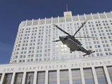 В пятницу глава правительства покинул Белый дом на вертолете, взлетев с недавно возведенной площадки