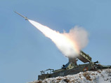 Северная Корея объявила во вторник о полной боевой готовности всех ракетно-артиллерийских частей Вооруженных сил страны и угрожает ударами по американским военным базам