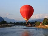 Воздушный шар с семью туристами рухнул в Камбодже. Благодаря мастерству пилота жертв нет