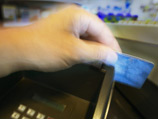 ЦБ обяжет магазины установить устройства по приему банковских карт
