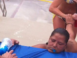 Участница соревнования по "заморозке мозга" упала в обморок прямо во время конкурса (ВИДЕО)