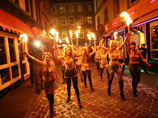 Активистки FEMEN приготовили мировой "топлес-джихаду" после угроз их тунисской стороннице