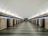 В Петербурге на станции метро "Парк Победы" подрались 15 человек, имевших травматическое оружие