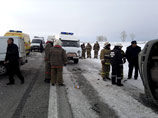 В Renault Logan находилось два человека, в "Москвиче" - один. Среди погибших - водитель и три офицера