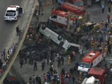 В Рио-де-Жанейро водитель автобуса вступил в перепалку с безбилетником: машина рухнула с эстакады 10 м