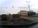 В Москве столкнулись 12 автомобилей, включая 3 грузовика. 5 пострадавших (ВИДЕО)