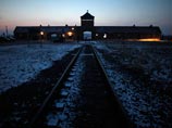Немецкое ведомство, занимающееся расследованием преступлений национал-социализма, вышло на след 50 бывших надзирателей фашистского концлагеря "Освенцим". В ближайшие недели в их отношении может быть начата доследственная проверка Немецкое ведомство, занимающееся расследованием преступлений национал-социализма, вышло на след 50 бывших надзирателей фашистского концлагеря "Освенцим". В ближайшие недели в их отношении может быть начата доследственная проверка
