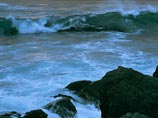 Высота волн там достигает 6 метров, сообщил отдел морских прогнозов сахалинского Гидрометеоцентра