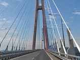 Первый суицид на мосту к острову Русский: глава крупной компании прыгнул в воду на глазах у полицейских Первый суицид на мосту к острову Русский: глава крупной компании прыгнул в воду на глазах у полицейских