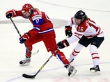 В полуфинале чемпионата мира по хоккею с шайбой в Оттаве женская сборная России была разгромлена канадской командой со счетом 1:8