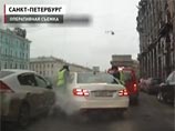Павел Дуров, основатель социальной сети "ВКонтакте", возможно, наехал на автоинспектора, после чего показал ему "неприличный жест" и скрылся с места происшествия Павел Дуров, основатель социальной сети "ВКонтакте", возможно, наехал на автоинспектора, после чего показал ему "неприличный жест" и скрылся с места происшествия