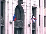 Как отмечают аудиторы, "Военторг", сумевший организовать всю эту хитроумную цепочку, являлся единственным исполнителем, с которым Минобороны России заключало соответствующие госконтракты Как отмечают аудиторы, "Военторг", сумевший организовать всю эту хитроумную цепочку, являлся единственным исполнителем, с которым Минобороны России заключало соответствующие госконтракты