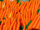 На поле у мэра ливанского городка выросла морковь длиной 130 см