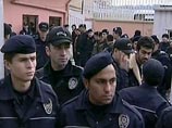 В частности она обнародовала национальную принадлежность задержанных боевиков. Как сообщается, среди них восемь турок, двое азербайджанцев и двое чеченцев В частности она обнародовала национальную принадлежность задержанных боевиков. Как сообщается, среди них восемь турок, двое азербайджанцев и двое чеченцев