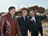 Кадровые перестановки последовали после того, как Путин, побывав на лесоповале, 11 апреля на заседании Госсовета раскритиковал систему сбыта древесины и в целом Рослесхоз