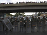 Марш оппозиции в Венесуэле разогнали слезоточивым газом. США поддержали идею пересчитать голоса на выборах