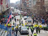 В США показаны ФОТО бостонских бомб, а также бесхозной сумки и человека, убегающего с места взрыва В США показаны ФОТО бостонских бомб, а также бесхозной сумки и человека, убегающего с места взрыва