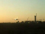 В Ливии пассажирский самолет обстреляли при заходе на посадку
