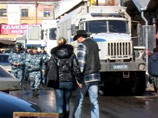 Новый полицейский рейд по Апраксину двору: задержаны 94 человека Новый полицейский рейд по Апраксину двору: задержаны 94 человека