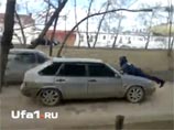 В Башкирии завели дело на водителя, возившего гаишника на капоте под восторженные крики зевак (ВИДЕО)