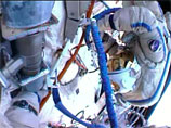Российские космонавты вышли в открытый космос с борта МКС и столкнулись с небольшими проблемами 